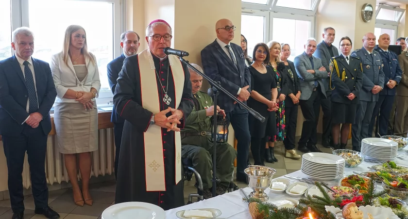 Wigilia w łomżyńskim szpitalu: Pożegnanie dyrektora i apel biskupa o kompetencje [VIDEO i FOTO]