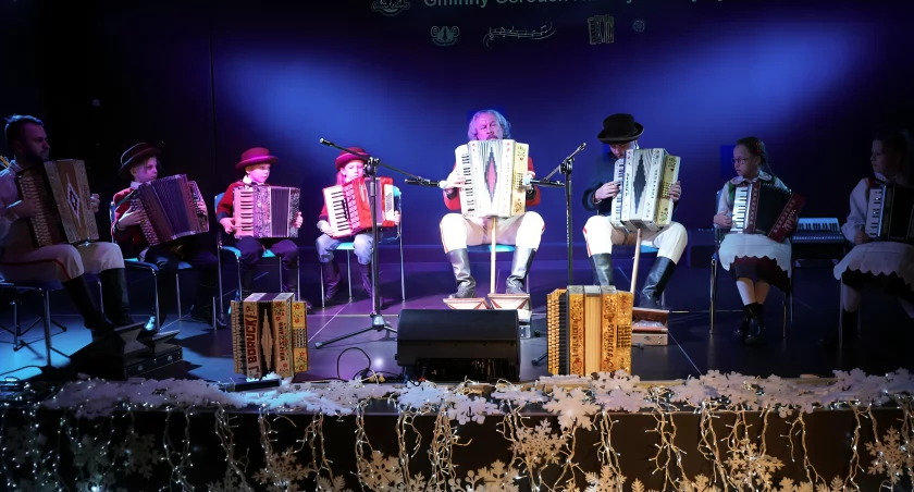 Młodzi muzycy ożywiają kurpiowskie dziedzictwo. Tajniki Muzykowania na Harmonii Pedałowej 2024 [VIDEO i FOTO]