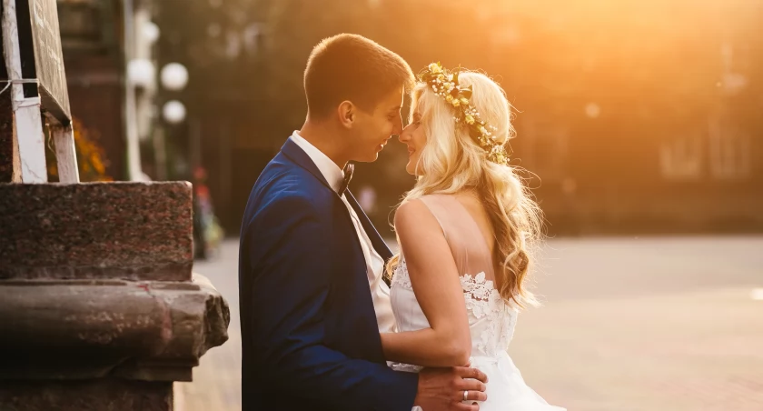 Łomża w liczbach: Śluby, becikowe i popularne imiona w 2024