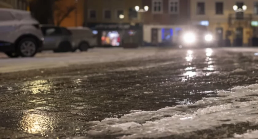 Synoptycy ostrzegają! Uważaj na oblodzone drogi i chodniki