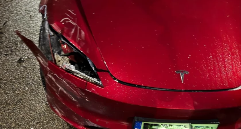Hyundai kontra Tesla. Wieczorna kolizja na Piłsudskiego [FOTO]