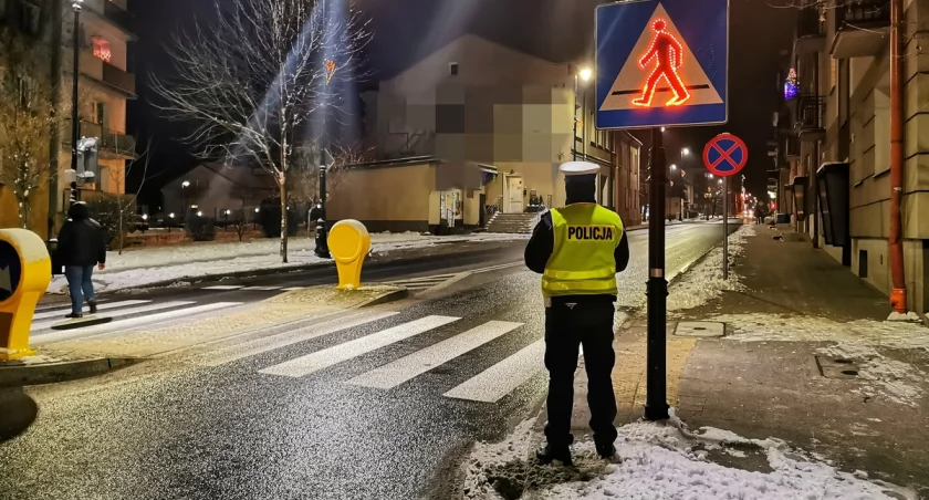 Łomżyńska policja: 122 wykroczenia w jeden dzień – apel o rozwagę na drodze