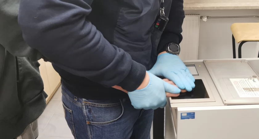 Policja zatrzymała złodzieja skarbonek charytatywnych! Okazał się nim 19-latek