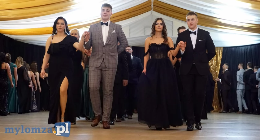Maturzyści z łomżyńskiej Wety na swojej niezapomnianej studniówce [VIDEO i FOTO]