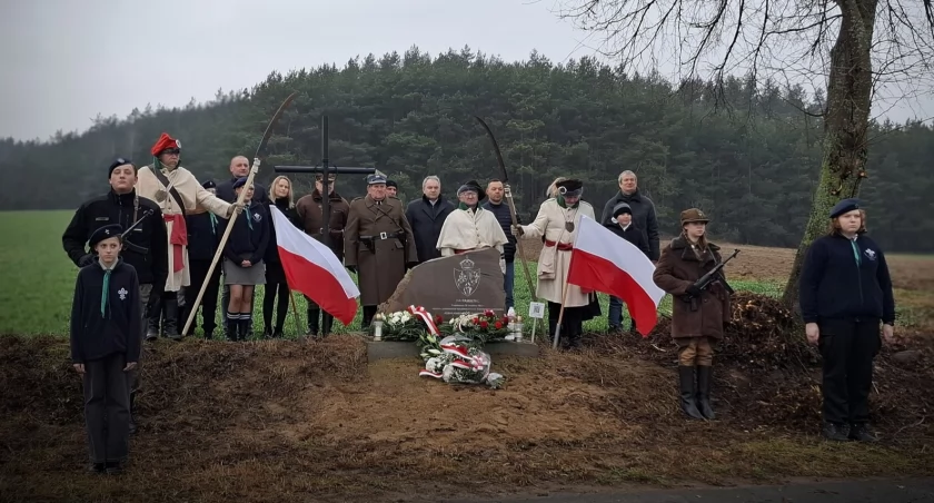 Mieszkańcy Gminy Jedwabne oddali hołd powstańcom styczniowym [FOTO]