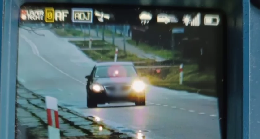 Przez szybką jazdę stracił prawo jazdy