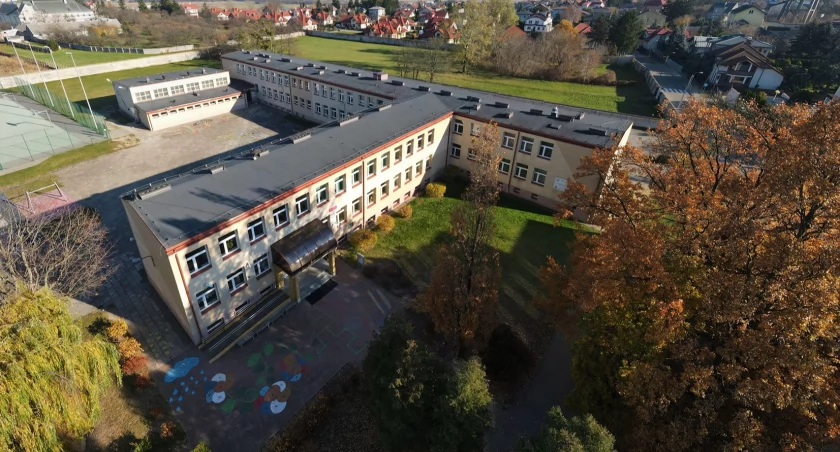 Ogłoszono konkurs na dyrektora SP nr 4 w Łomży