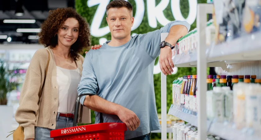 Coraz więcej Polaków kupuje z aplikacją Rossmann PL