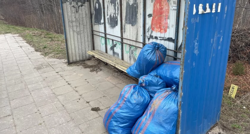 Kto podrzuca śmieci? [FOTO]