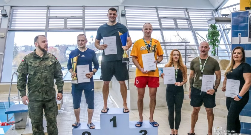 Terytorialsi z Łomży na podium zawodów pływackich