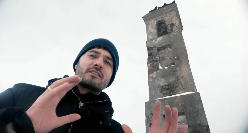 Najnowszy film Mateusza Grzymkowskiego: kapliczka pośrodku niczego [VIDEO]