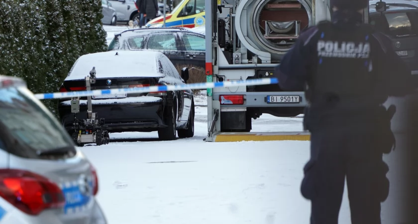 Łomża: Bomba pod samochodem? [VIDEO i FOTO]