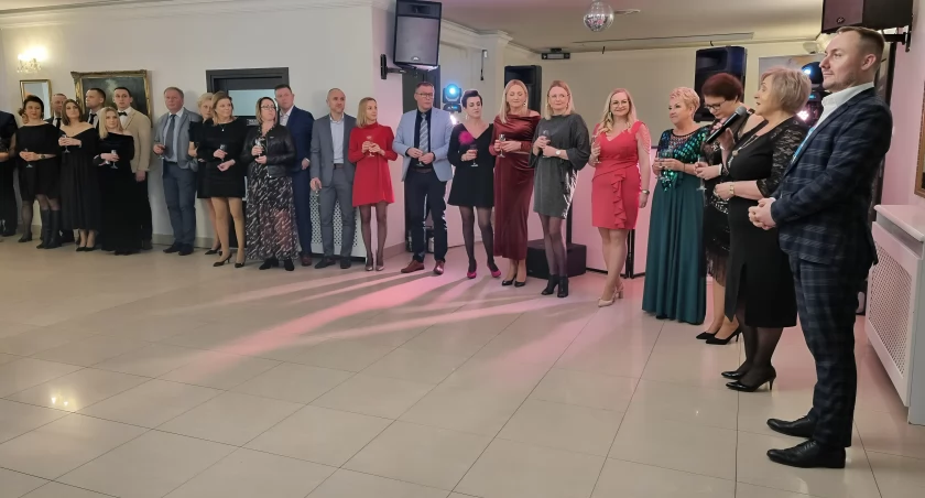 Tańce, rozmowy i integracja. Tak bawiono się na VI Balu Związku Nauczycielska Polskiego w Łomży [FOTO]