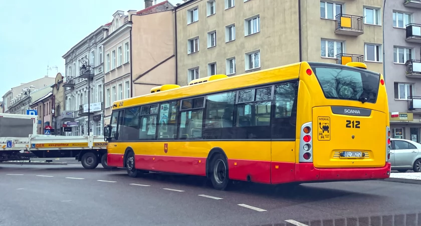 Od 1 marca uczniowie spoza Łomży za połowę ceny, a seniorzy za darmo
