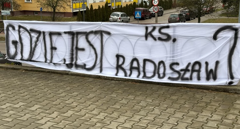 Gdzie jest ks. Radek?  Proboszcz zawieszony, parafianie w szoku [FOTO]