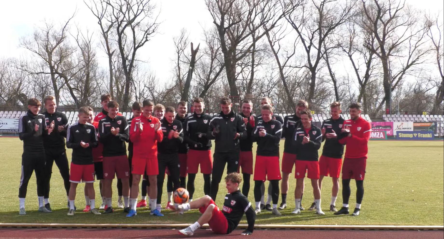 ŁKS Łomża. Piłkarze mają wielkie serca [VIDEO]