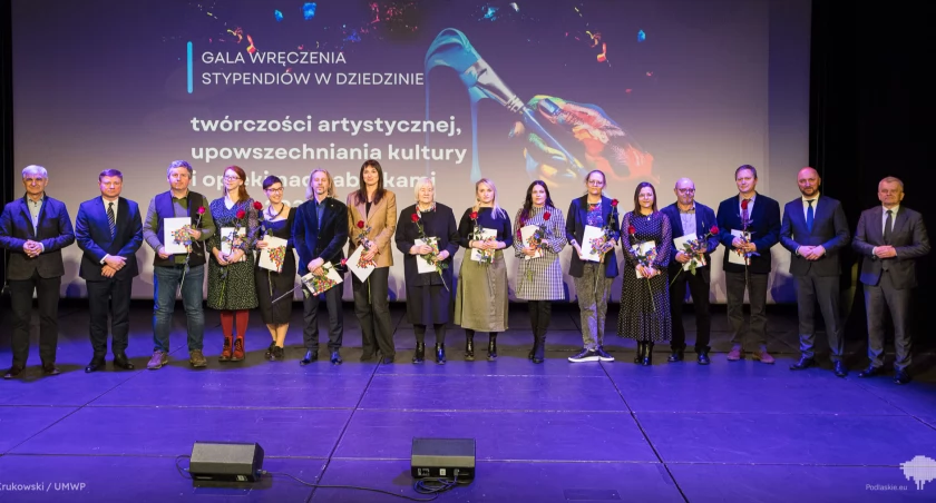 Stypendia marszałka dla ludzi kultury. Silna reprezentacja Łomży i ziemi łomżyńskiej [FOTO]