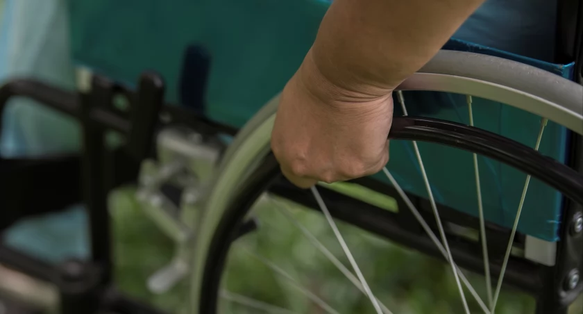 Od maja ZUS będzie wypłacał dodatek dopełniający do renty socjalnej