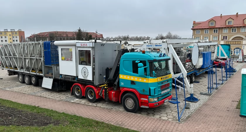 Na Placu Niepodległości stanie koło widokowe [FOTO]