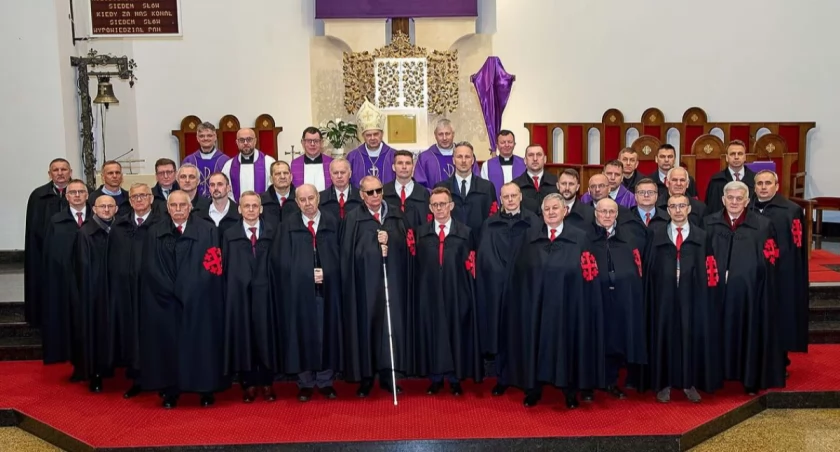 Bractwo Krzyża Świętego rośnie w siłę [FOTO]