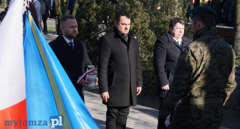 Łomża oddała hołd ofiarom Katynia i Smoleńska [FOTO i VIDEO]
