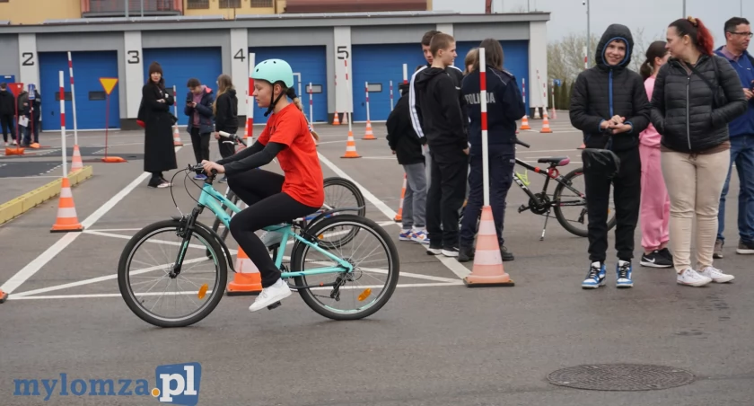 Nie tylko testy. WORD uczy młodzież bezpieczeństwa na drodze [FOTO i VIDEO]