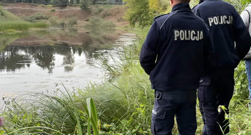 Tragedia w Starych Chojnach. 49-latek znaleziony w stawie
