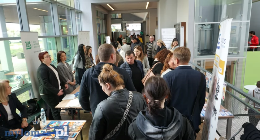 Tłumy na Łomżyńskich Targach Pracy [FOTO i VIDEO]