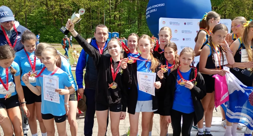 Lena, Laura, Natalia, Marta, Monika, Lena piątą siłą w Polsce! [FOTO]