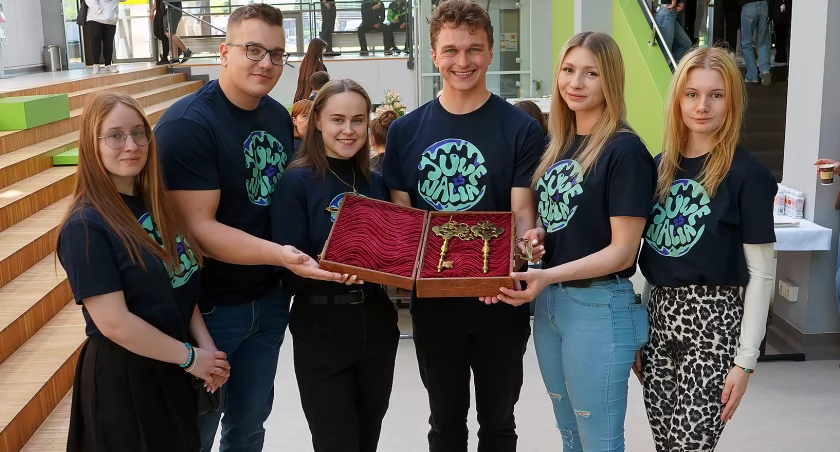 Łomżyńskie Juwenalia 2025 oficjalnie rozpoczęte! Studenci przejęli klucze do miasta [FOTO]
