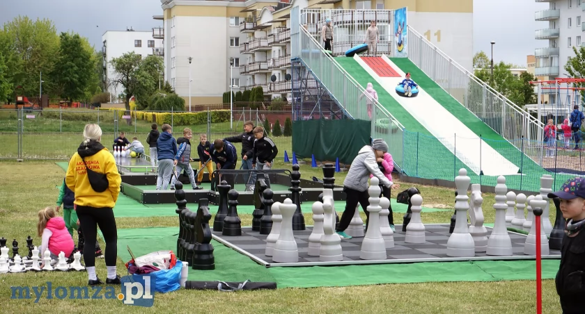 Z dziećmi, z uśmiechem, z energią. Łomża na nowym obiekcie świętuje Dzień Rodzin [VIDEO i FOTO]