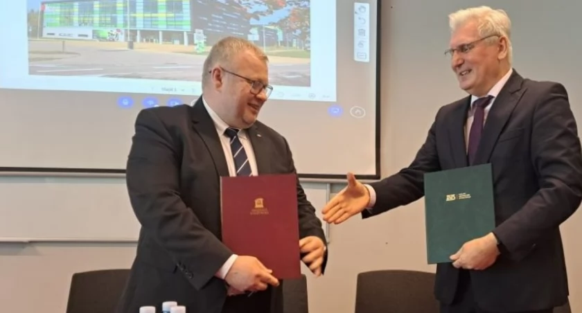ZUS podpisał umowę  o współpracy z Akademią Łomżyńską