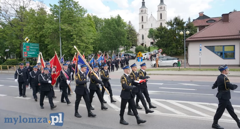 Strażacy świętowali w Piątnicy. Powiatowe Obchody Dnia Strażaka 2025 [FOTO]