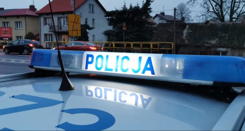 32-latek bez uprawnie wpadł przez pasy
