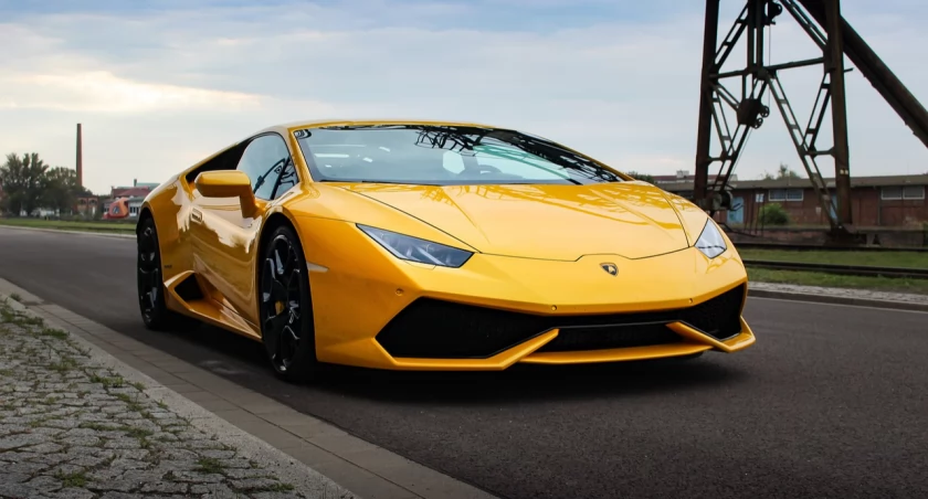 Łomża: Przejedź się Lamborghini lub Ferrari i wesprzyj zakup karetki
