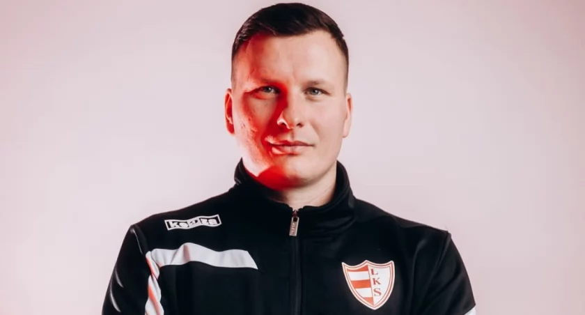 ŁKS Łomża. Sasal za Białka. Białek w Stali