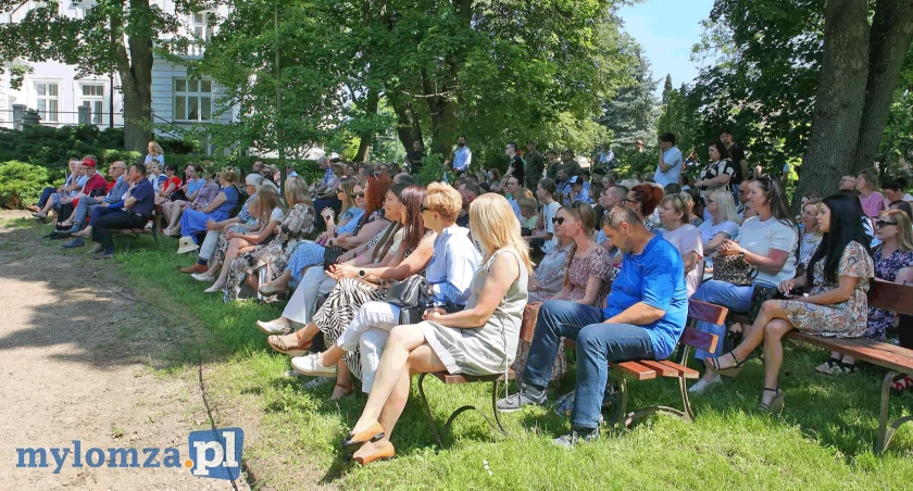 Wspólne świętowanie i wielkie serca w Drozdowie. Rodziny zastępcze spotkały się w ogrodach muzeum [VIDEO i FOTO]