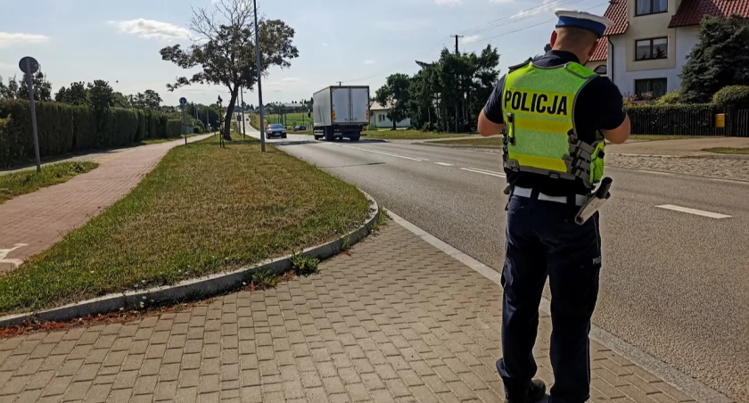  95 kierowców za szybko, jedna pijana 61-latka i zatrzymane prawo jazdy