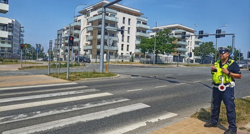 Kierował pijany i bez uprawnień. Wpadł przez prędkość