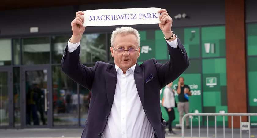 Od dawnej gazowni do zakupowego raju. Marek Mackiewicz otworzył w Łomży swój park handlowy [FOTO]