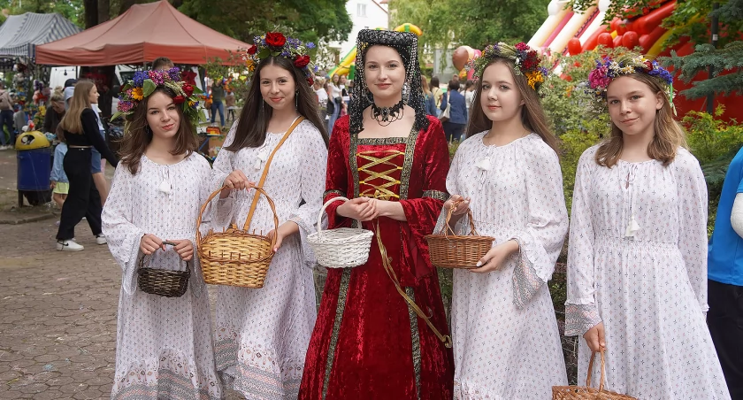 Magiczna Noc Świętojańska w Wiźnie: śmiech, taniec i konkursowe emocje [FOTO]