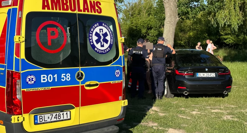Łomżyński WOPR uratował mężczyznę na Narwi [FOTO]