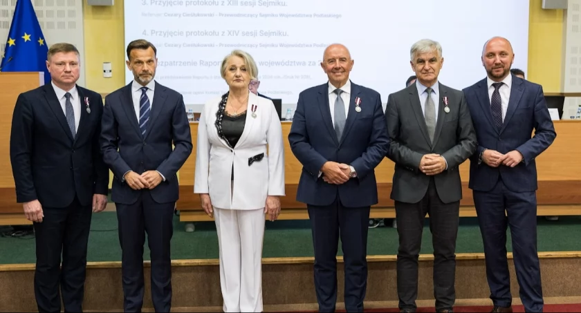 Zarząd województwa z absolutorium i wotum zaufania
