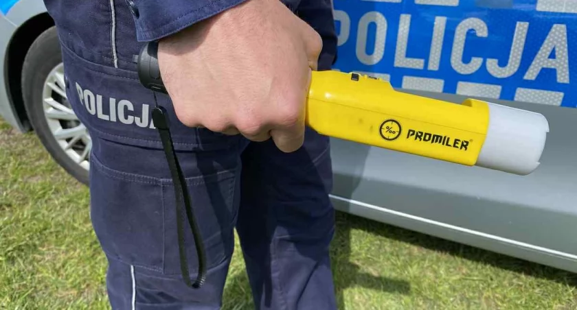 Podwójna przejażdżka na podwójnym gazie. Nietrzeźwy kierowca zatrzymany dwa razy tego samego dnia 