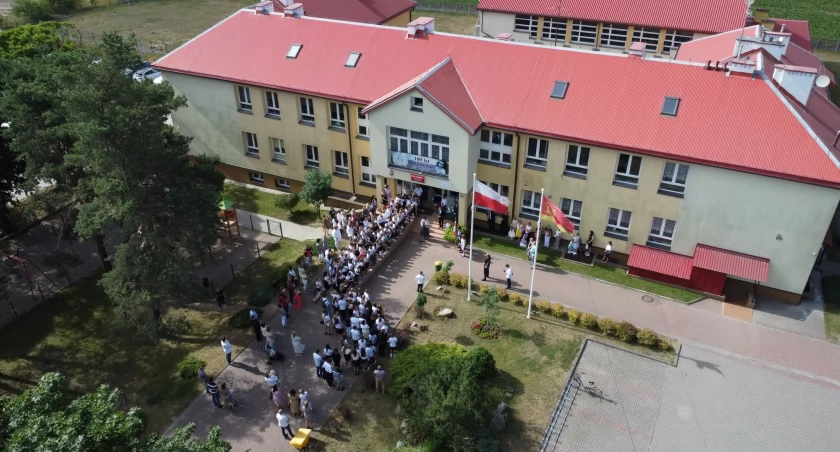 Ciepłe obiady dla uczniów z Gminy Łomża. Ruszył przetarg na dostawę posiłków do szkół podstawowych