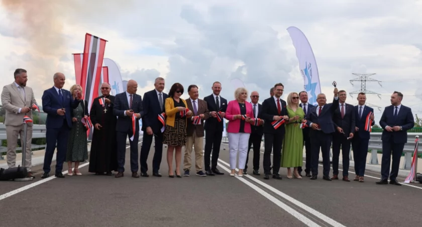Nowy most nad Narwią usprawni komunikację w regionie