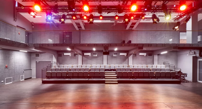 Młodzi kręcą kino! Bezpłatne warsztaty filmowe w Łomży