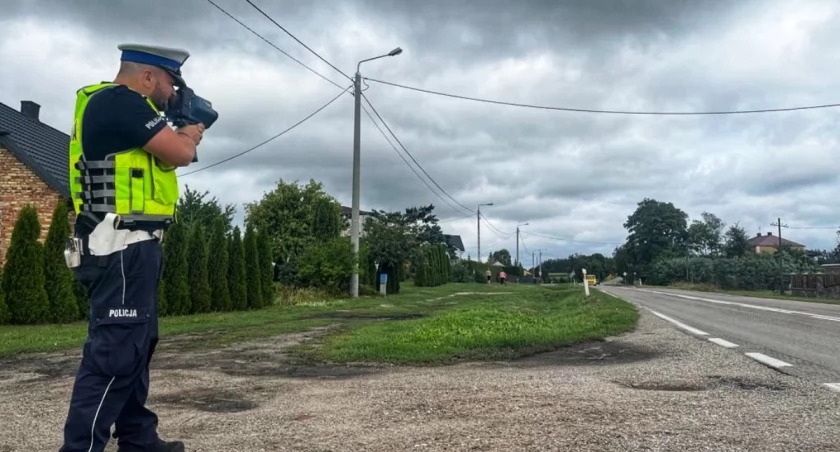 Dwoje kierowców pożegnało się z uprawnieniami