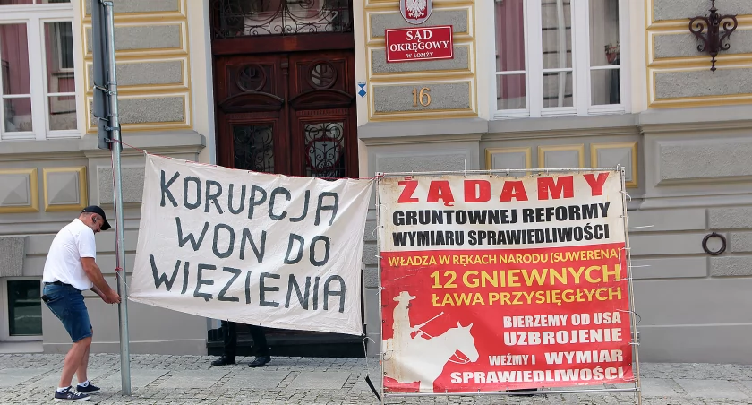 Protest przeciw niesprawiedliwości – Milewski domaga się reformy sądów [FOTO]