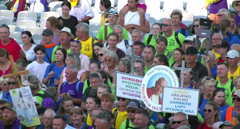 Najmłodsza ma 2 lata, najstarszy 84 – pielgrzymi z Łomży dotarli na Jasną Górę [VIDEO]